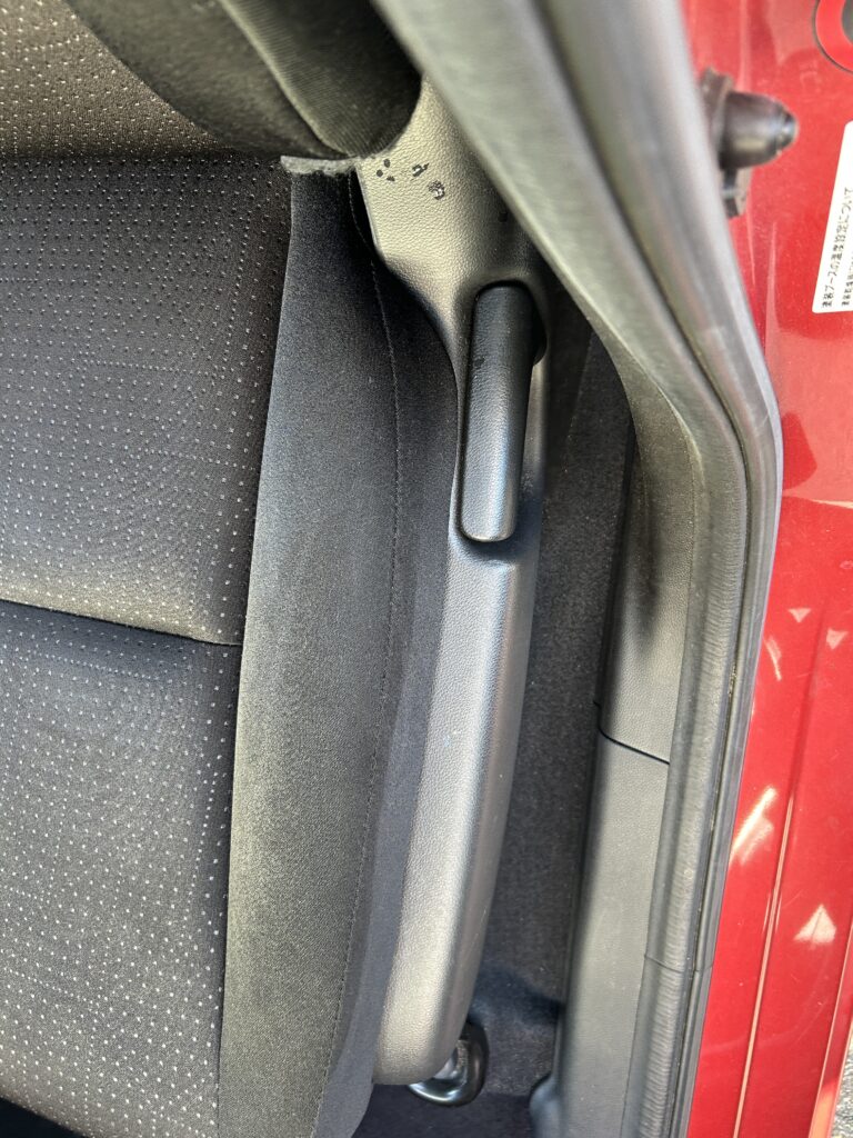 シート隙間砂汚れ車内清掃後
