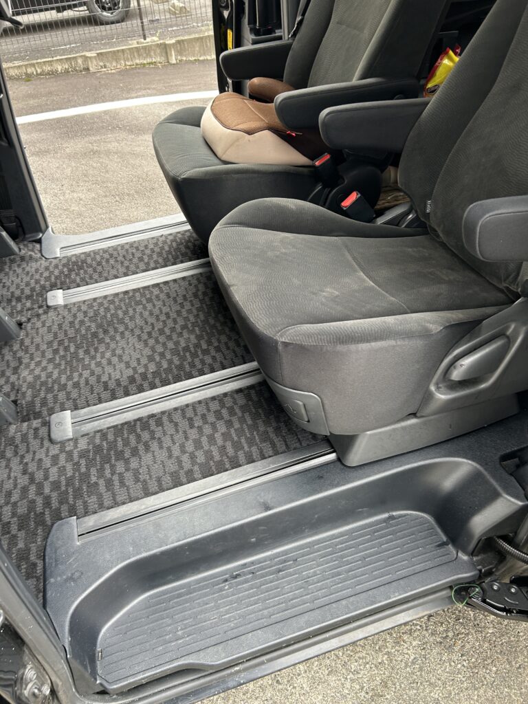 マット砂汚れ車内清掃後