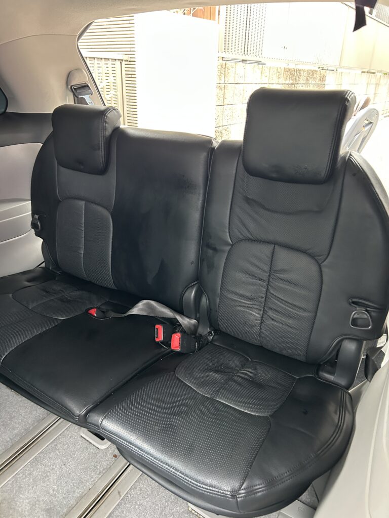 3列シート汚れ清掃後