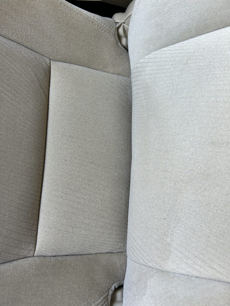 シートシミ汚れ出張車内清掃清掃後